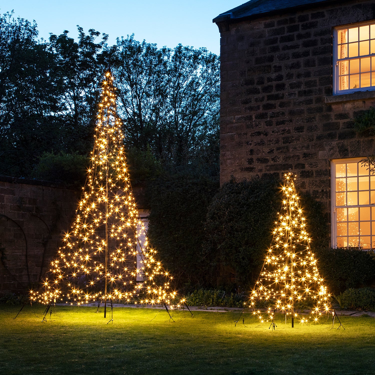 http://www.lights4fun.de/cdn/shop/products/EU-L4F180378_Fairybell-LED-Baume-Aussen-Weihnachtsbeleuchtung-Garten_P1.jpg?v=1574075707&width=1500
