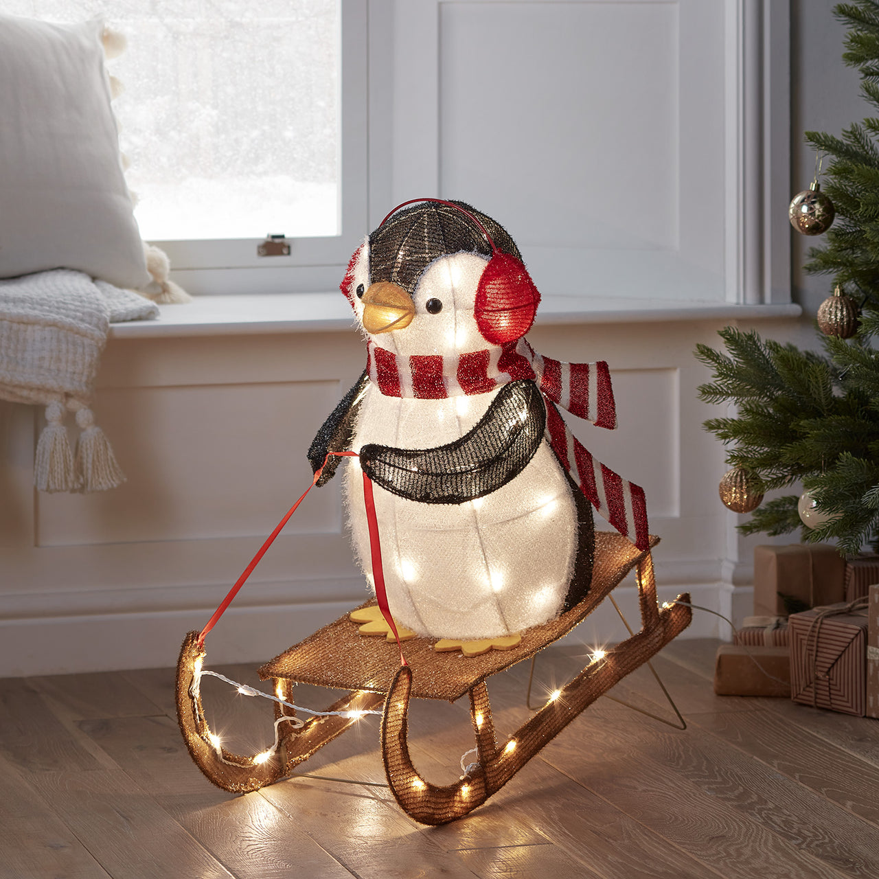 LED Weihnachtsfigur Schlitten auf Pinguin außen –